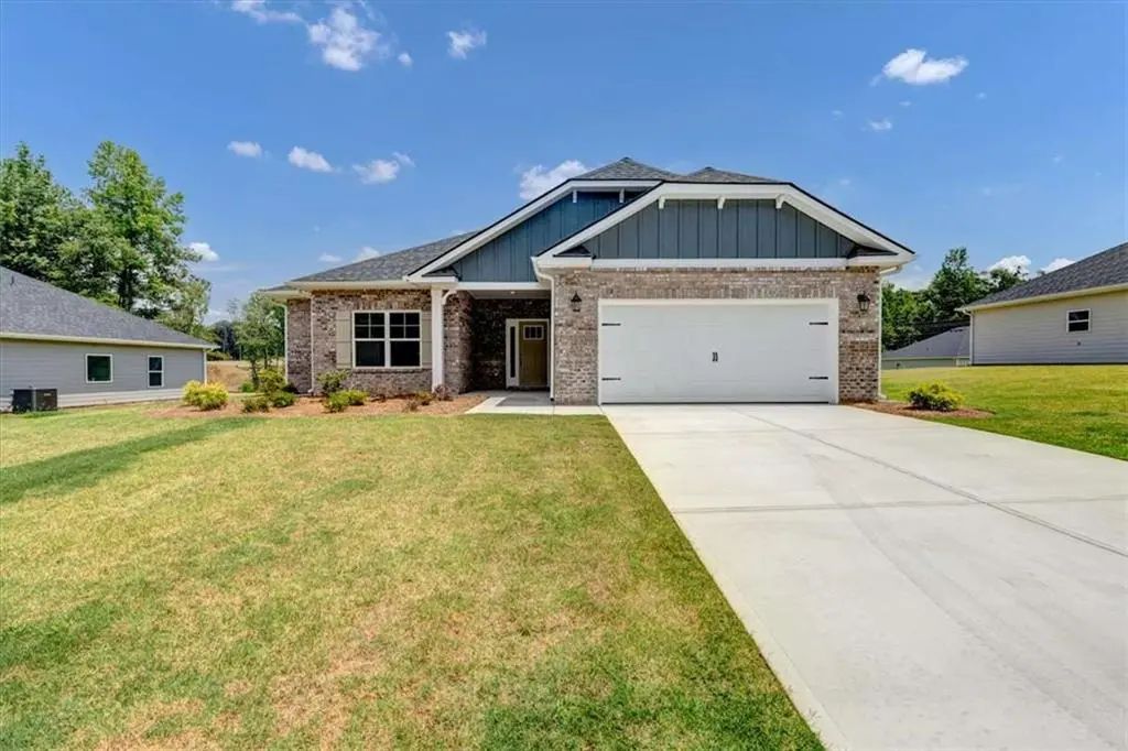 325 Angela Avenue, Bowdon