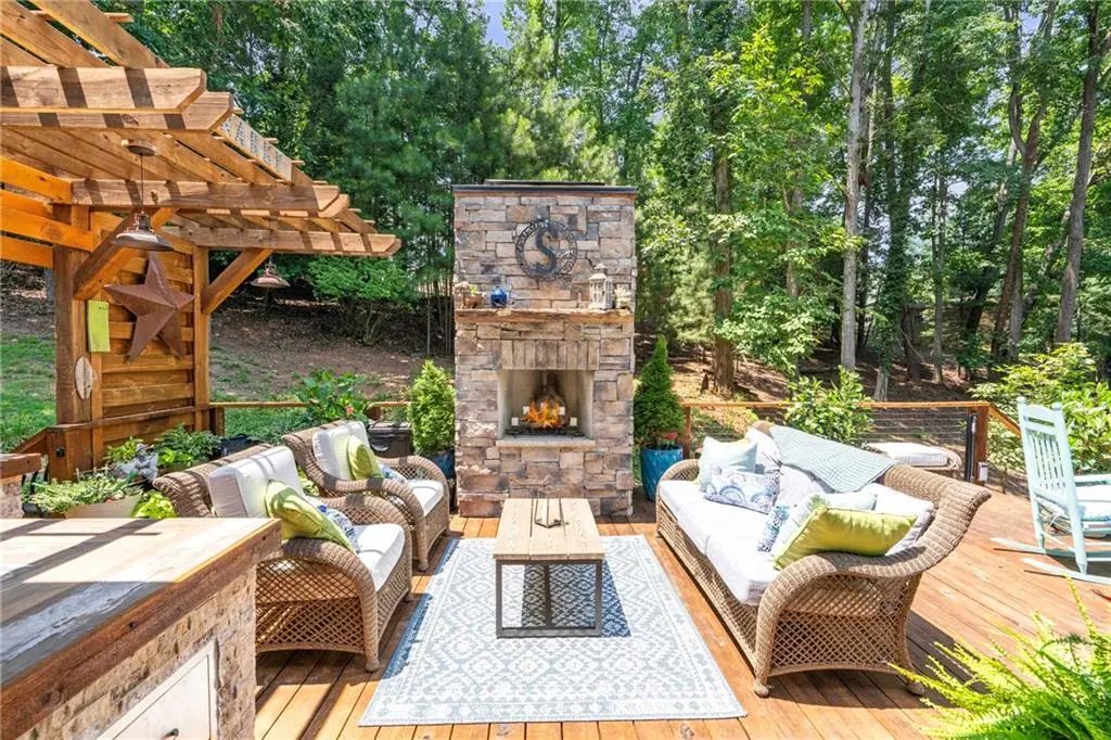 4886 Propes Drive, Oakwood