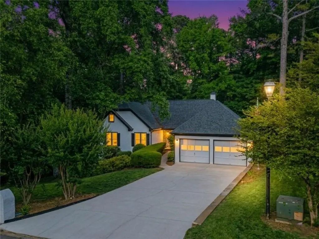 1190 St Ives Ct, Suwanee