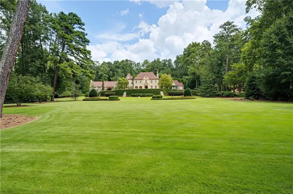 5375 Long Island Drive, Atlanta