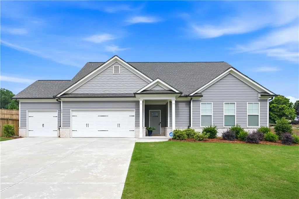 155 Cherokee Rose Lane, Hoschton