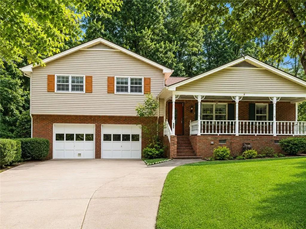 677 Bankshire Drive, Suwanee