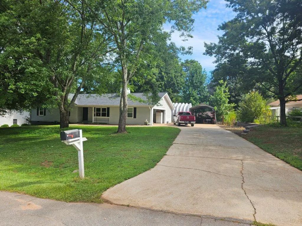 5417 Raintree Trace, Oakwood