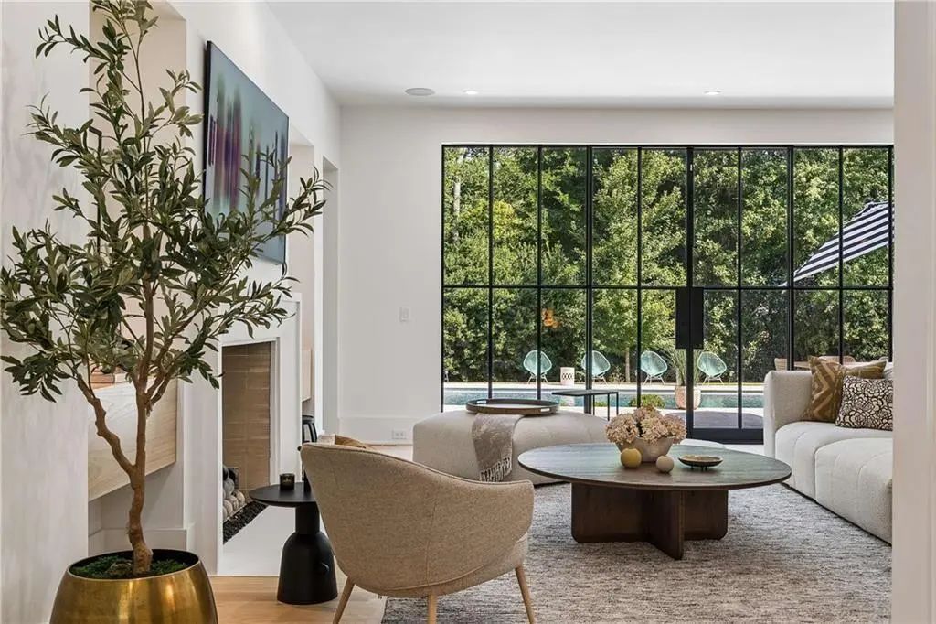 765 Heards Ferry Road, Sandy Springs