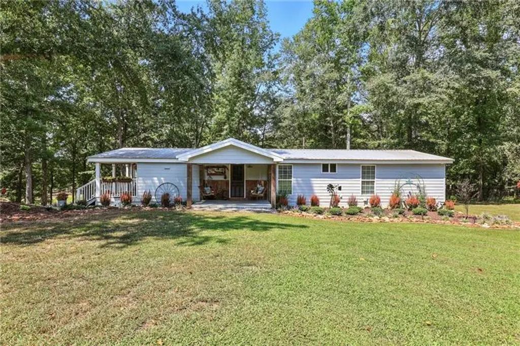 731 Borders Road, Commerce