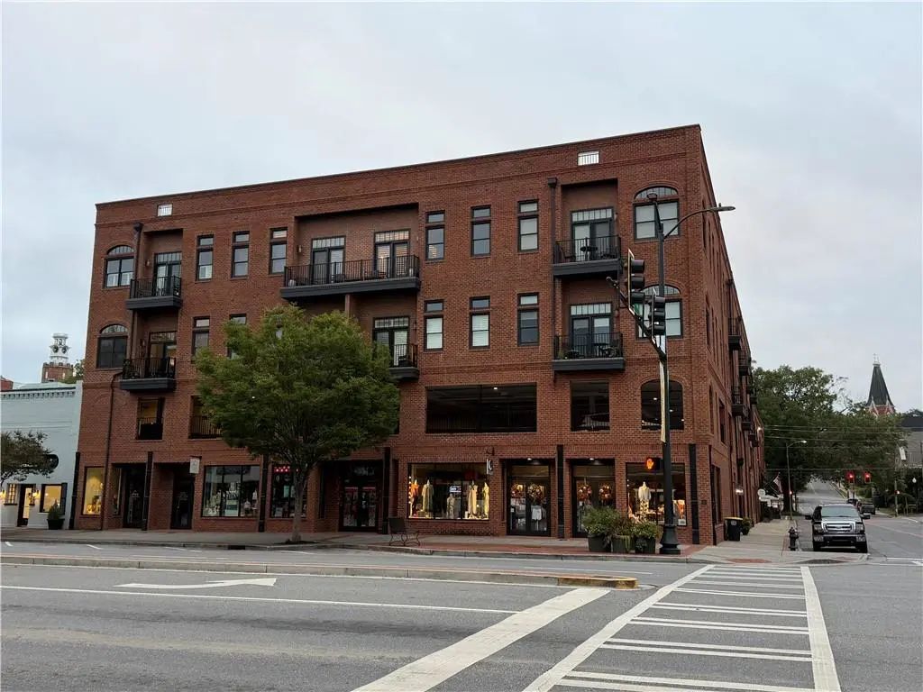 Unit 402 - 1 E 3rd Avenue, Rome
