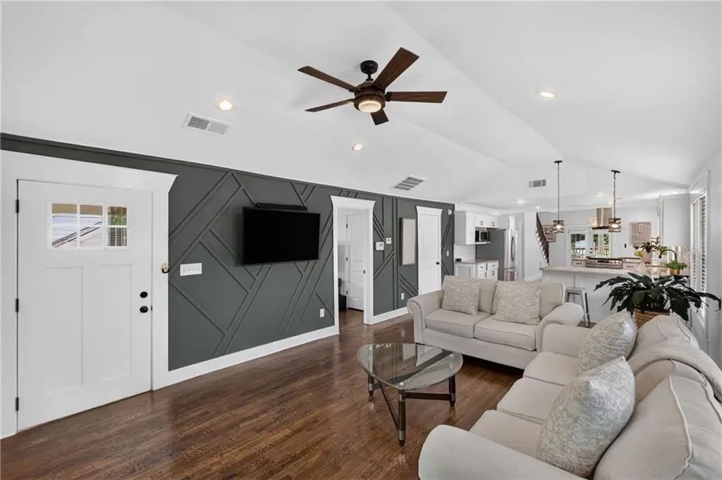 8 S Eugenia Place Nw, Atlanta