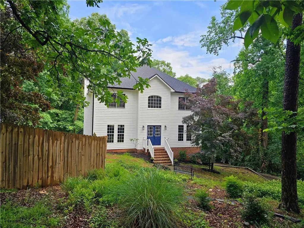 225 Nacoochee Drive, Woodstock
