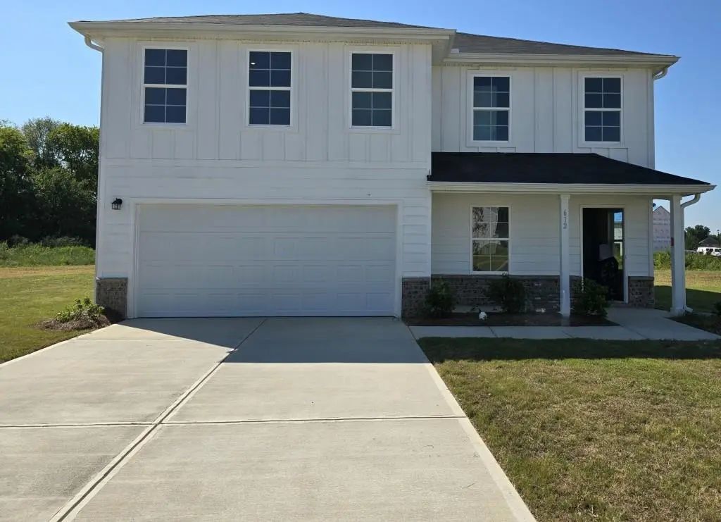 612 Leisure Pointe Road, Macon