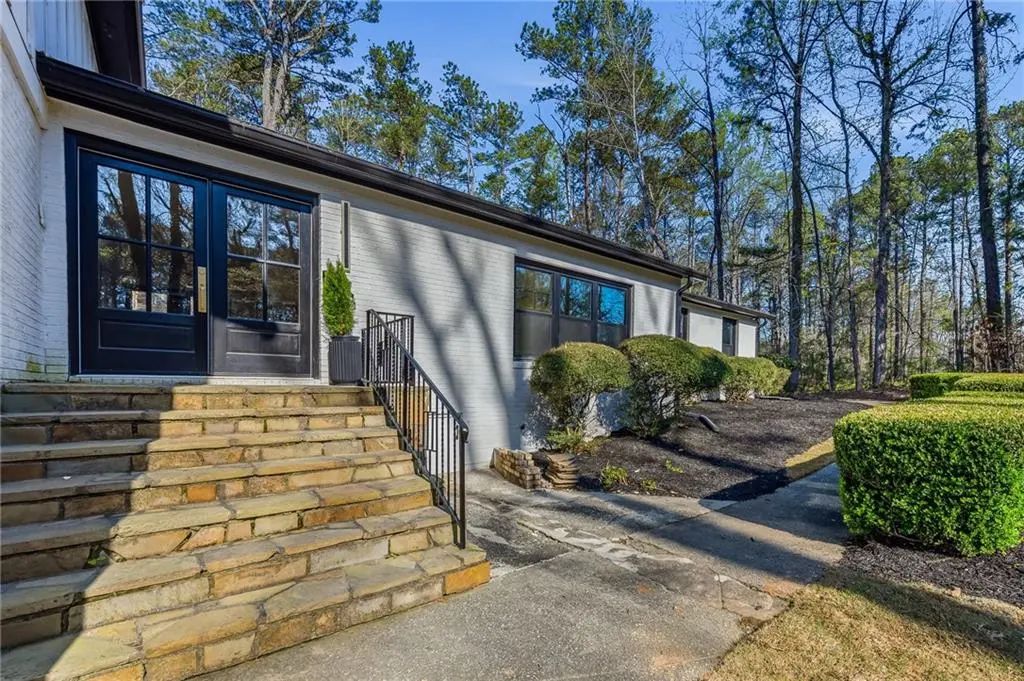 855 Flamingo Drive Sw, Atlanta