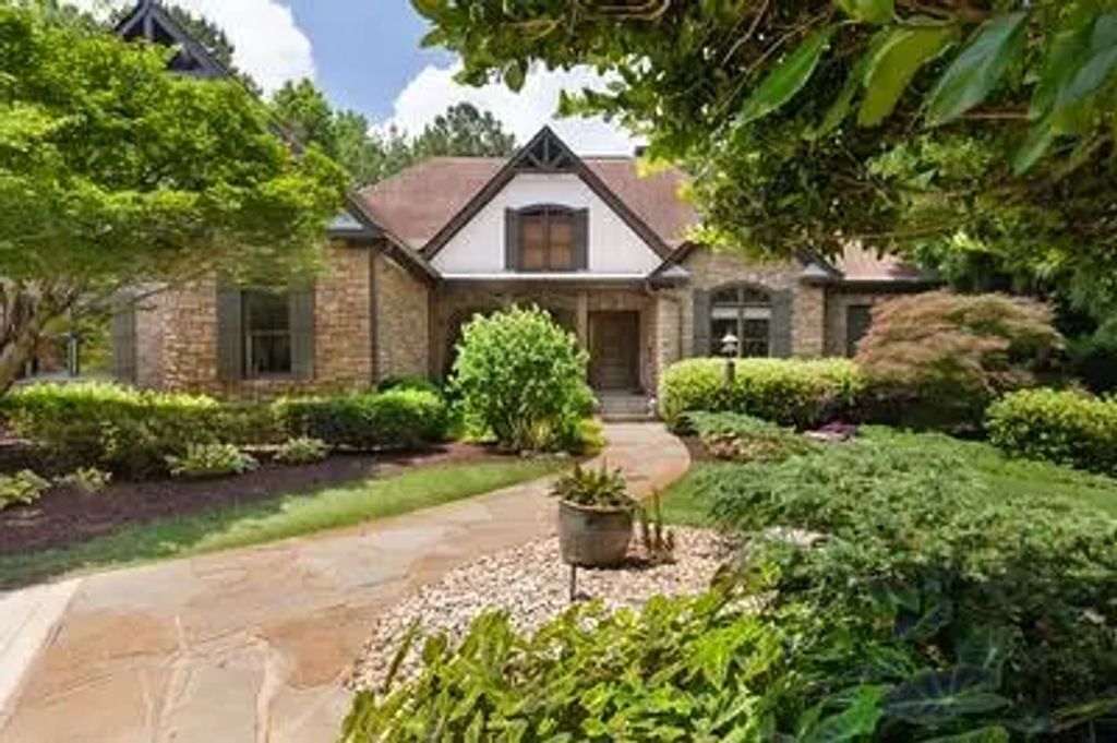 1900 Danforth Pointe Drive Ne, Marietta