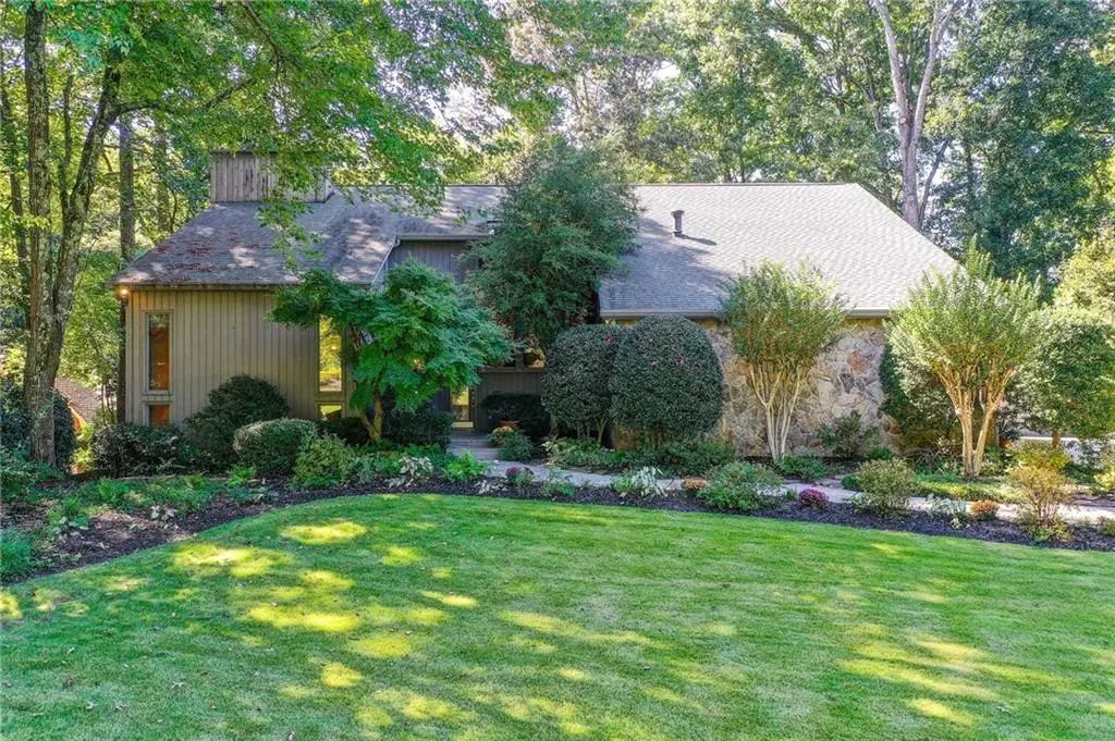 1075 Riverside Trace, Sandy Springs