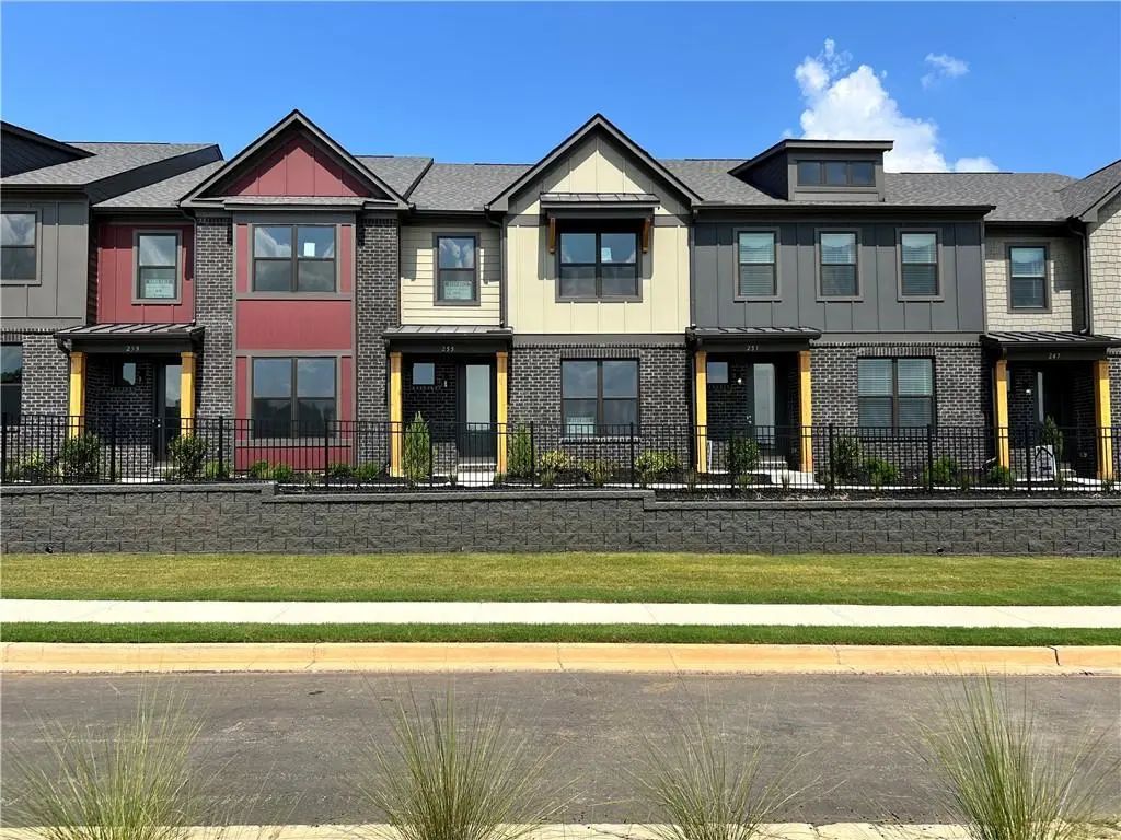 Unit 875 - 255 Barracks Way, Hoschton