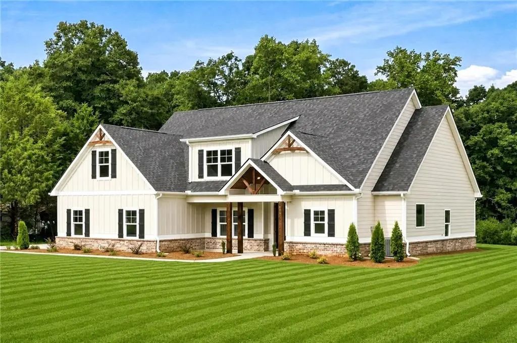 133 Twin Oaks Drive, Hampton