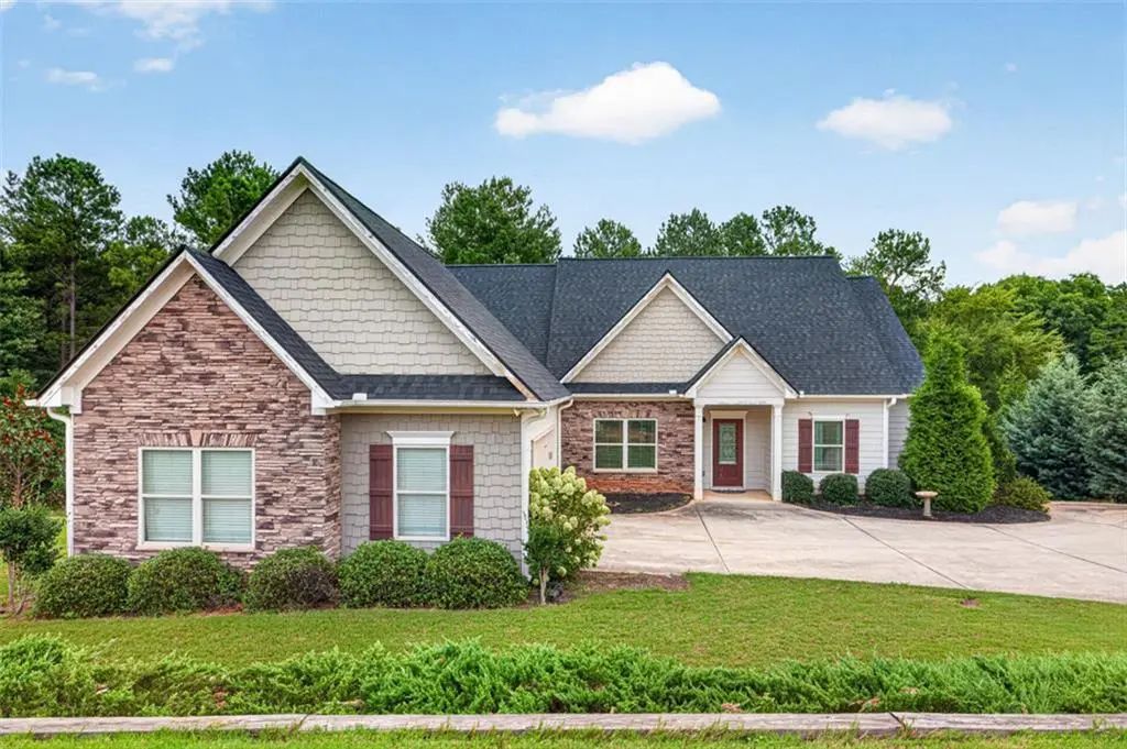 2854 Shadowstone Way, Winder