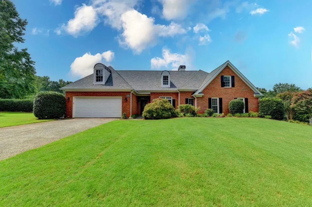 3430 Chartwell Ridge, Suwanee