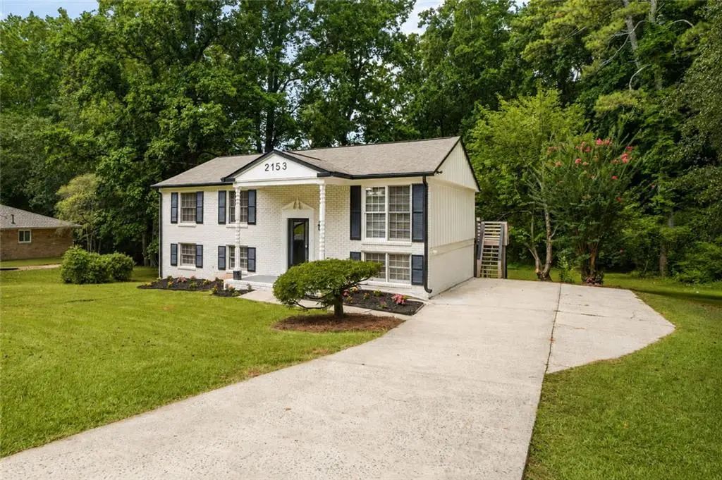 2153 Greenhill Drive Sw, Marietta