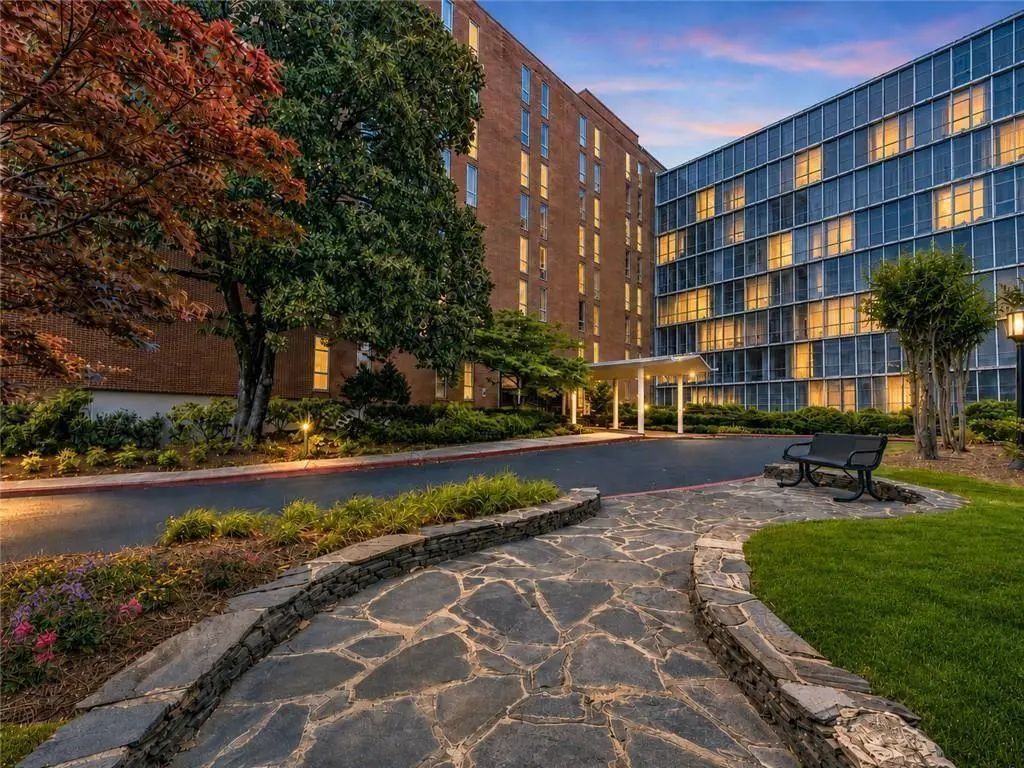 Unit 302 - 3060 Pharr Court North Nw, Atlanta