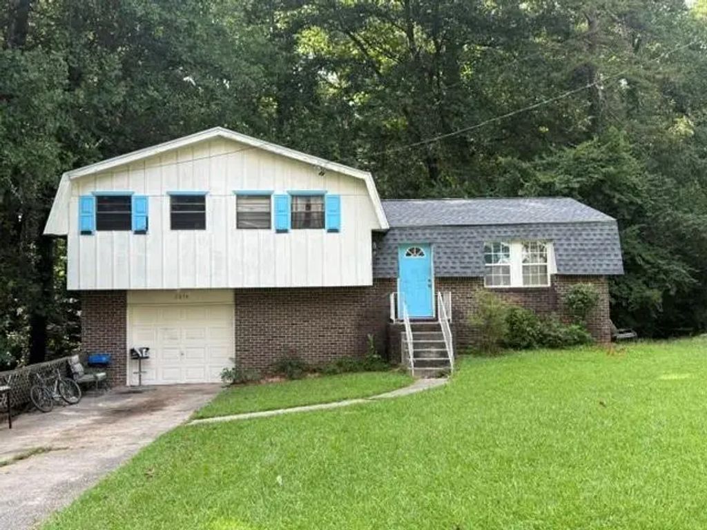 2374 Crestdale Circle Se, Atlanta