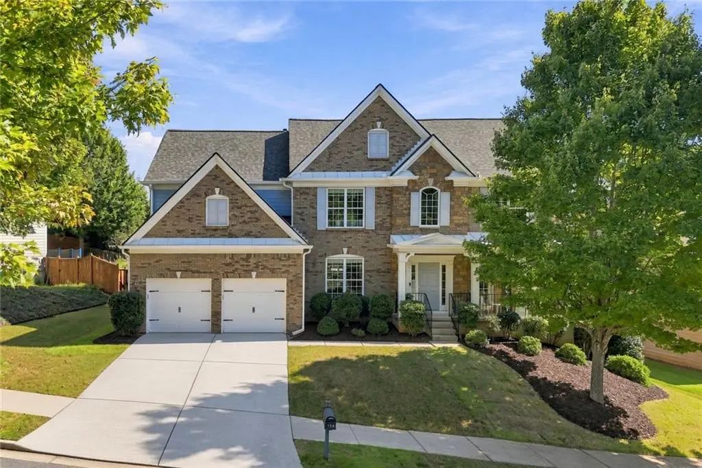 126 Edgewater Trail, Canton
