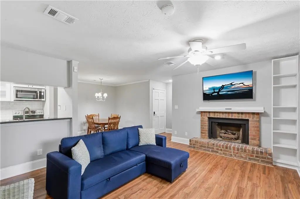 612 Tuxworth Circle, Decatur