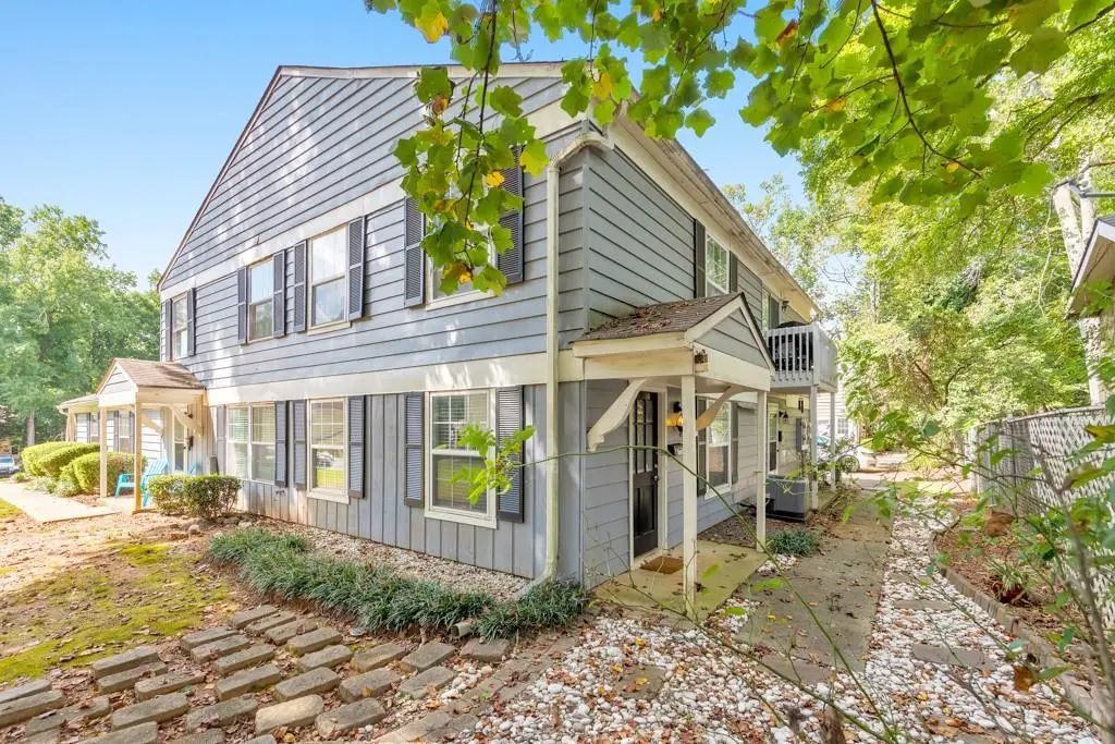 1313 Surrey Lane Sw, Marietta