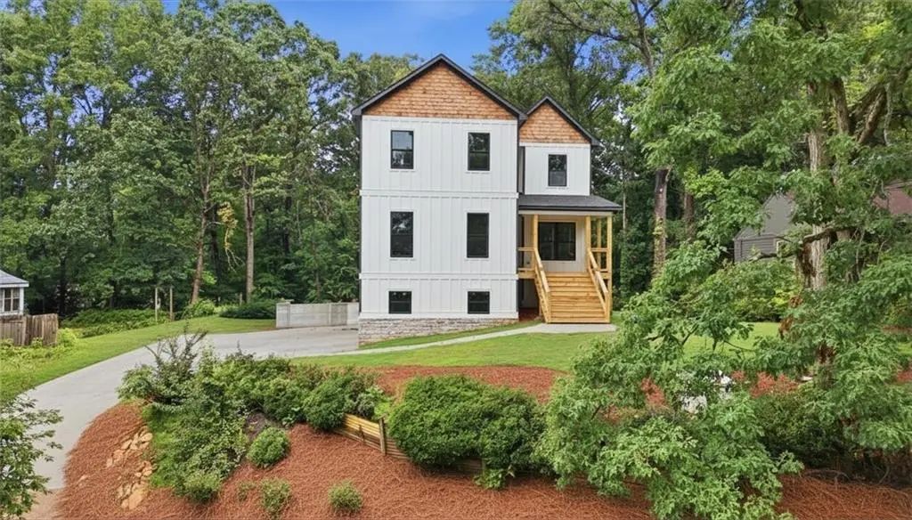 2183 Deep Woods Way, Marietta