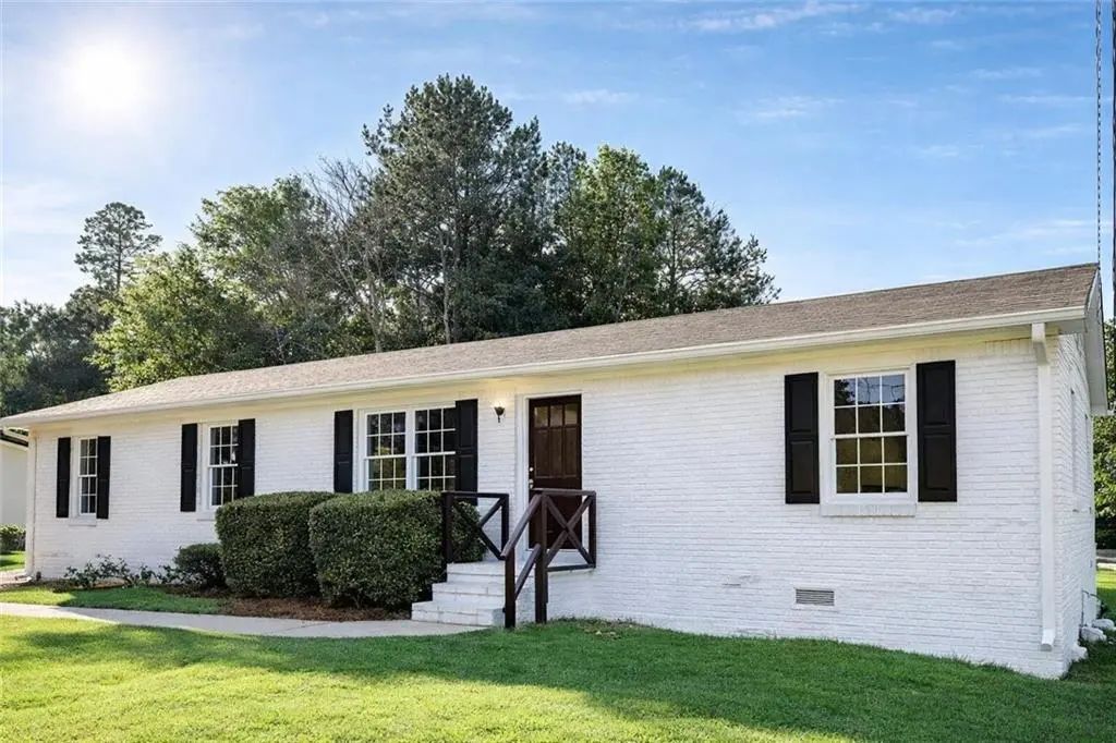 1445 E Mcintosh Road, Griffin