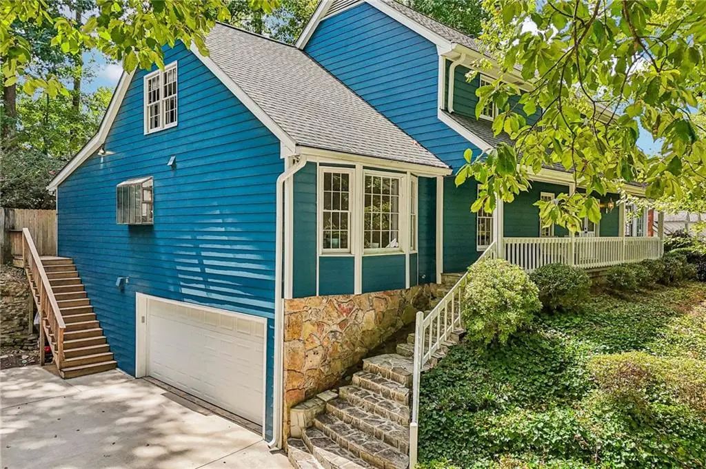 145 Old College Way, Sandy Springs