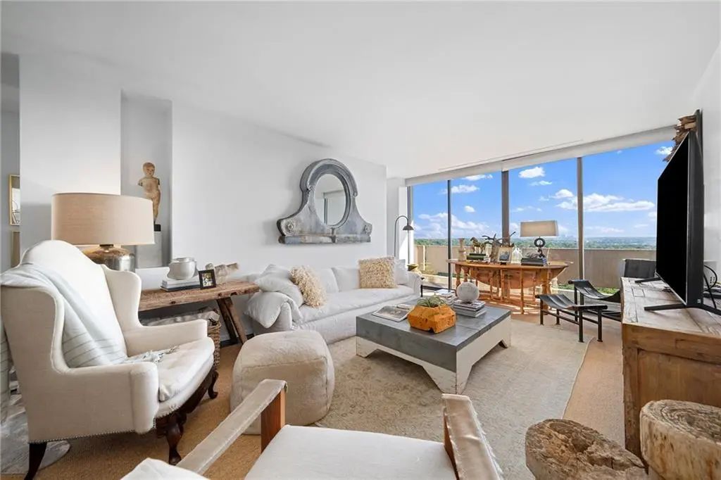 Unit 22h - 2575 Peachtree Road Ne, Atlanta