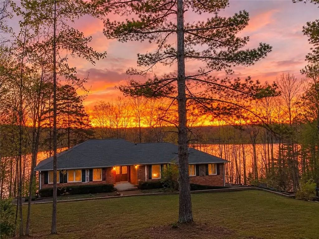 4521 Shoreline Drive, Gainesville
