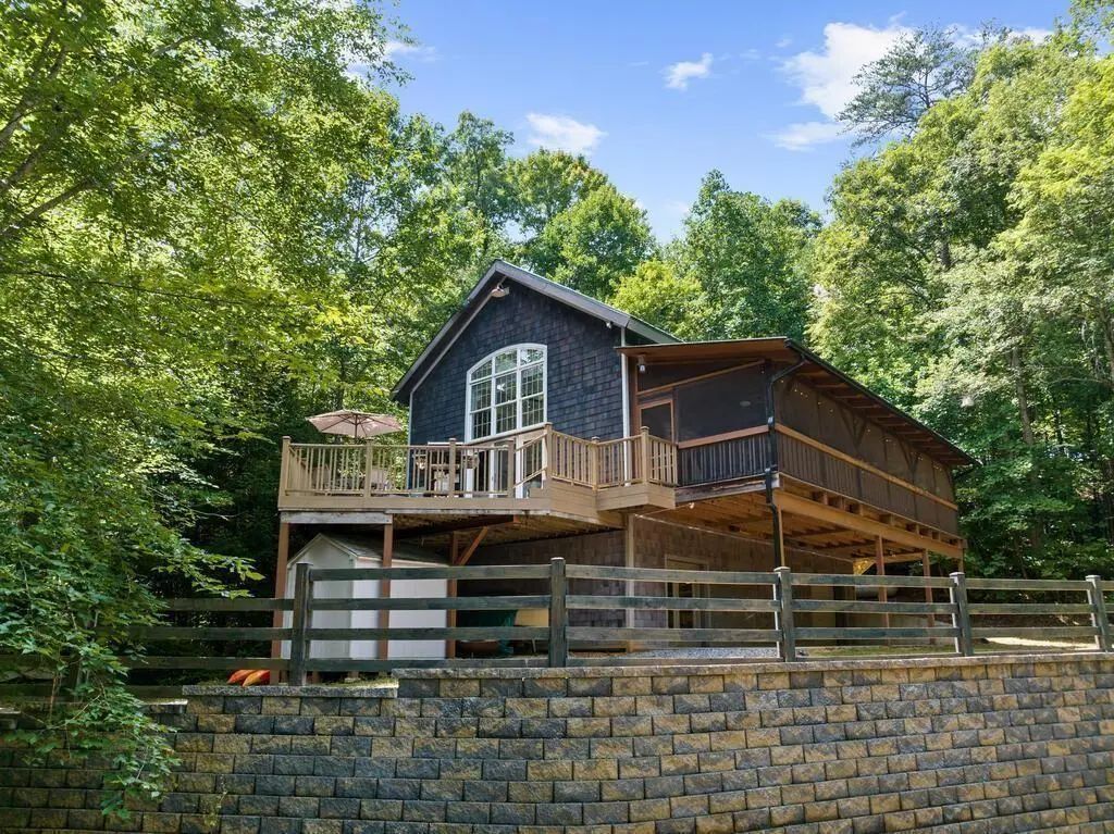 281 Pine Cone Road, Blue Ridge
