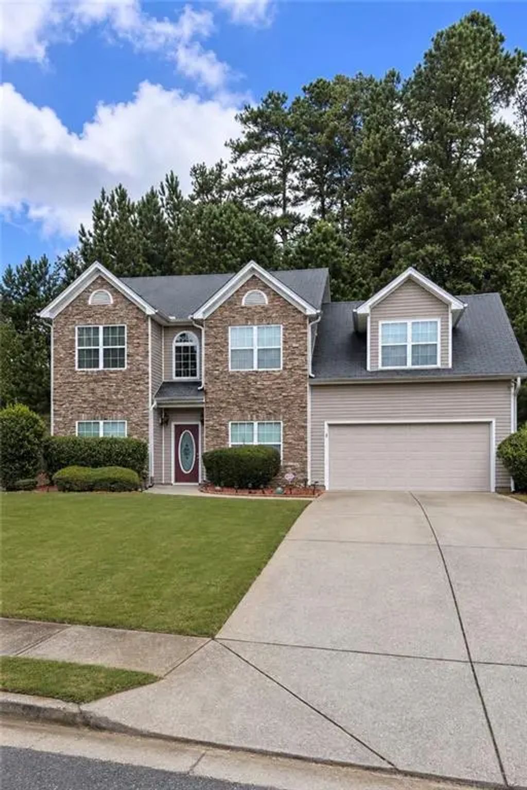 564 Martin Forest Lane, Lawrenceville