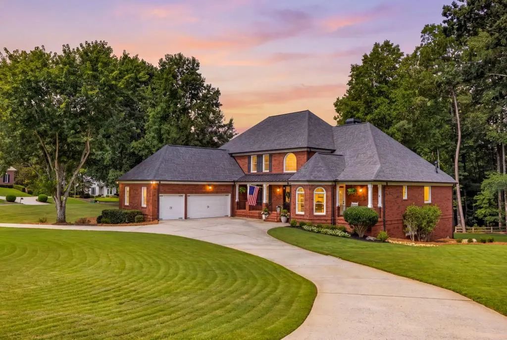 190 Oakhurst Leaf Drive, Milton