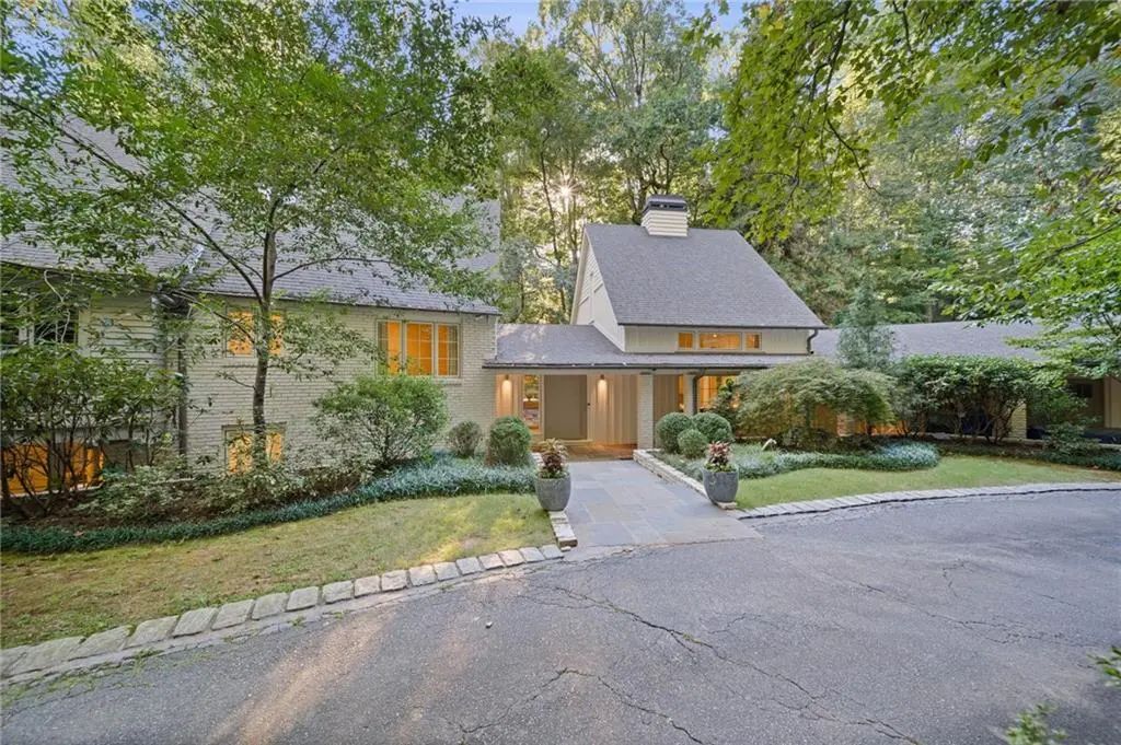 695 W Conway Drive, Atlanta