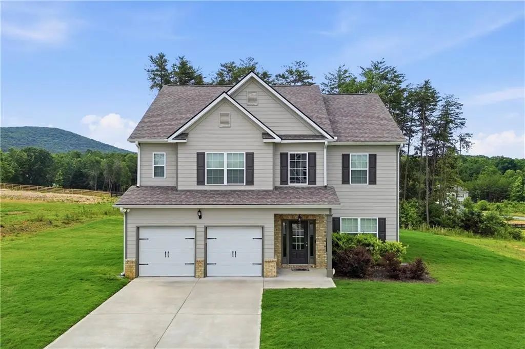 61 N Village Circle, Rydal
