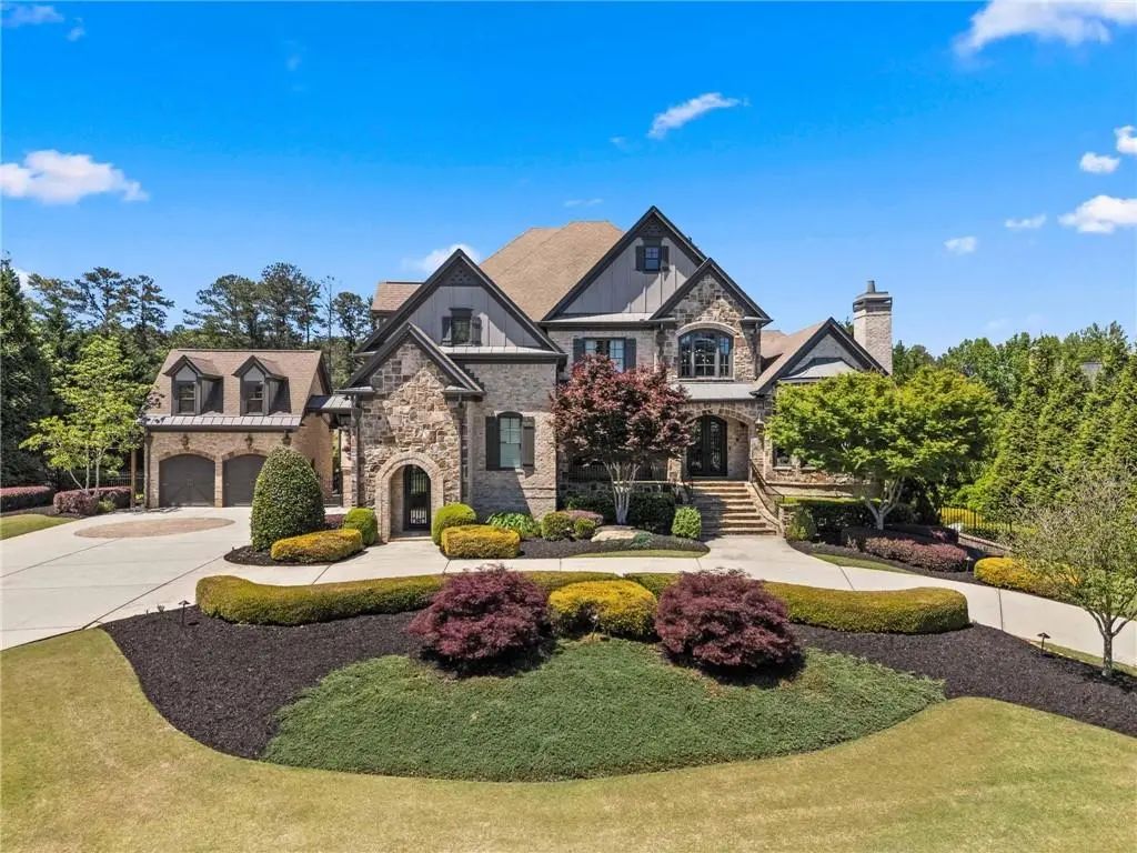 2725 Drayton Hall Drive, Buford