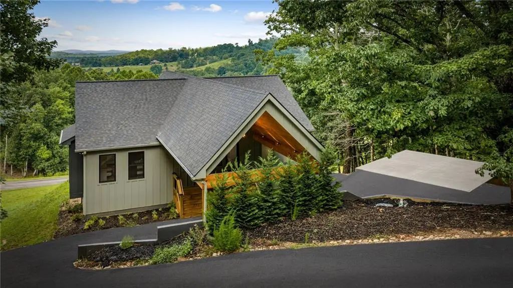 261 Big Valley Drive, Morganton