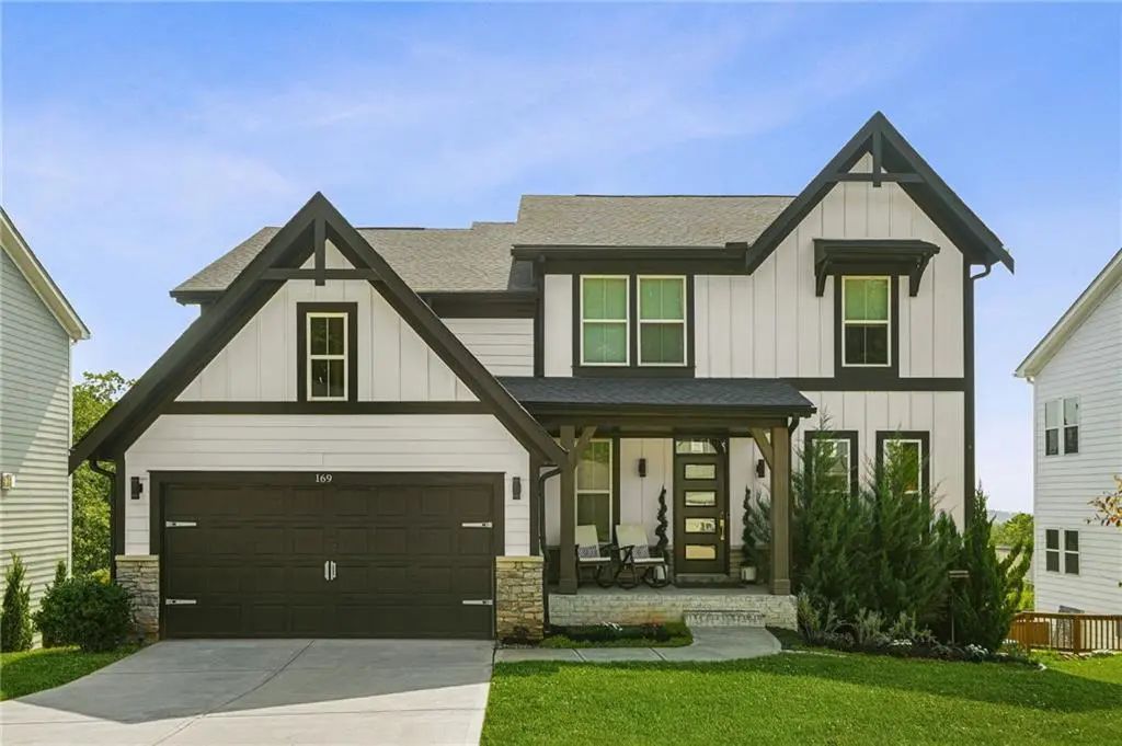 169 Greenbrier Way, Canton
