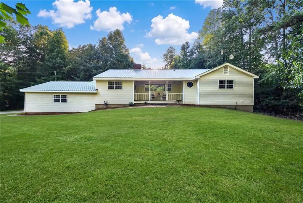 109 Lakeview Circle, Cumming