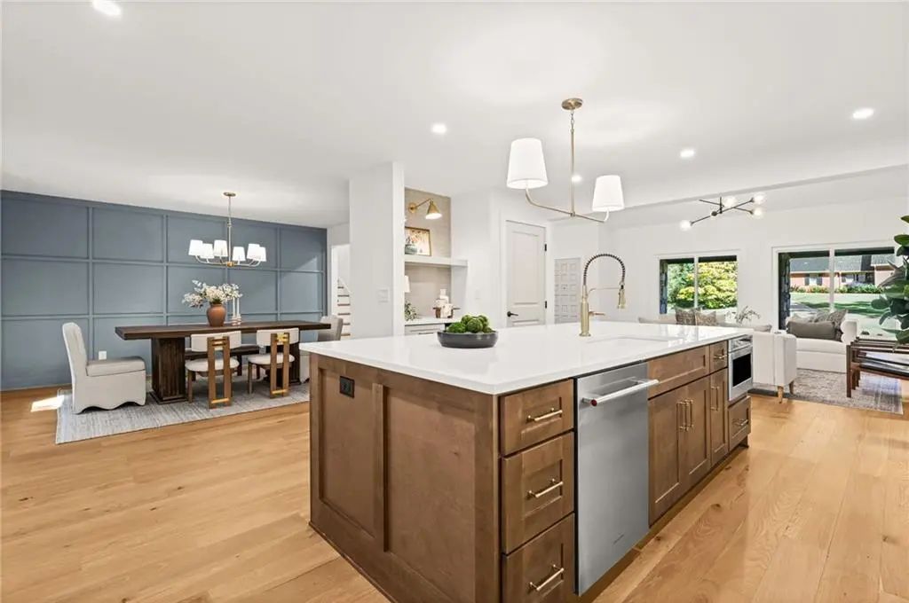 675 Weatherly Lane, Sandy Springs