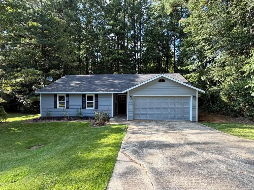 613 Blue Flag Lane, Fairburn