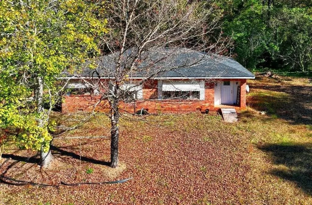 5202 Highway 20, Covington