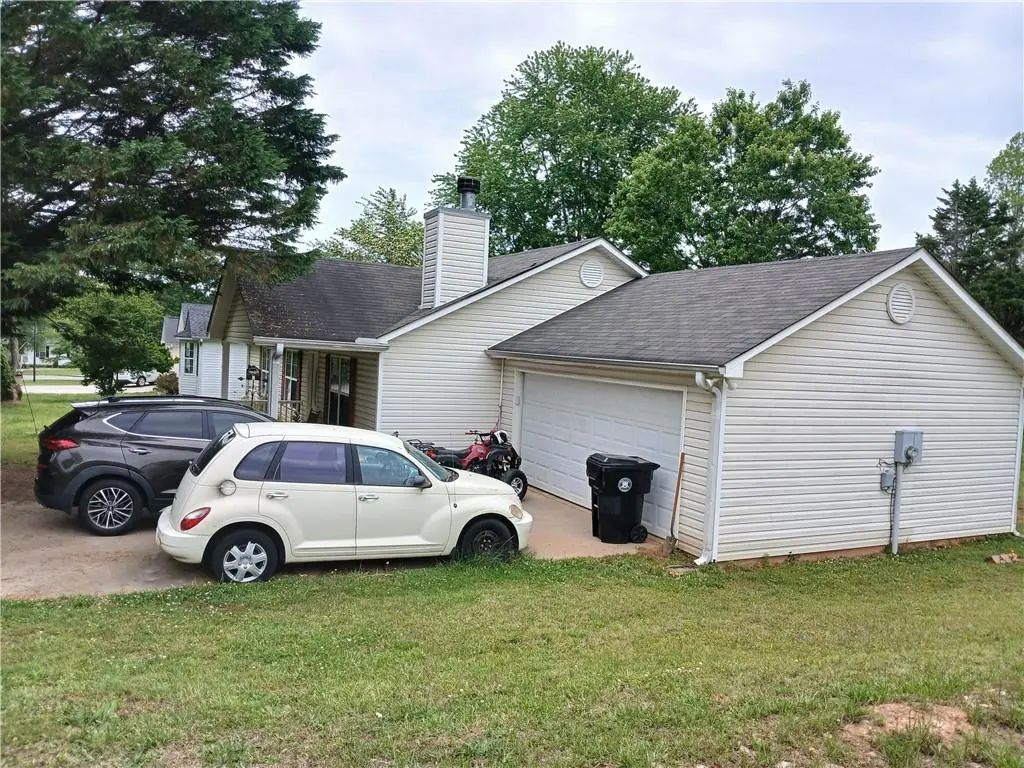 60 Angela Lane, Dawsonville