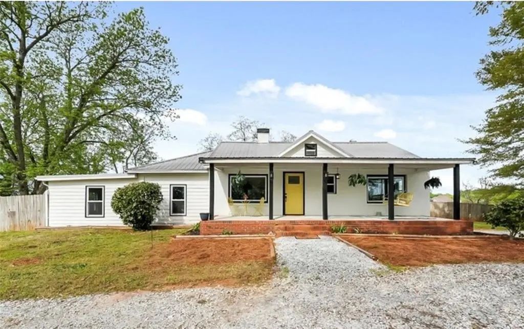 1015 Sid Hunter Road, Senoia