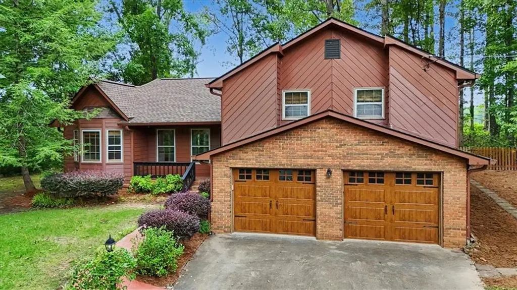 382 Indian Lake Court, Hiram