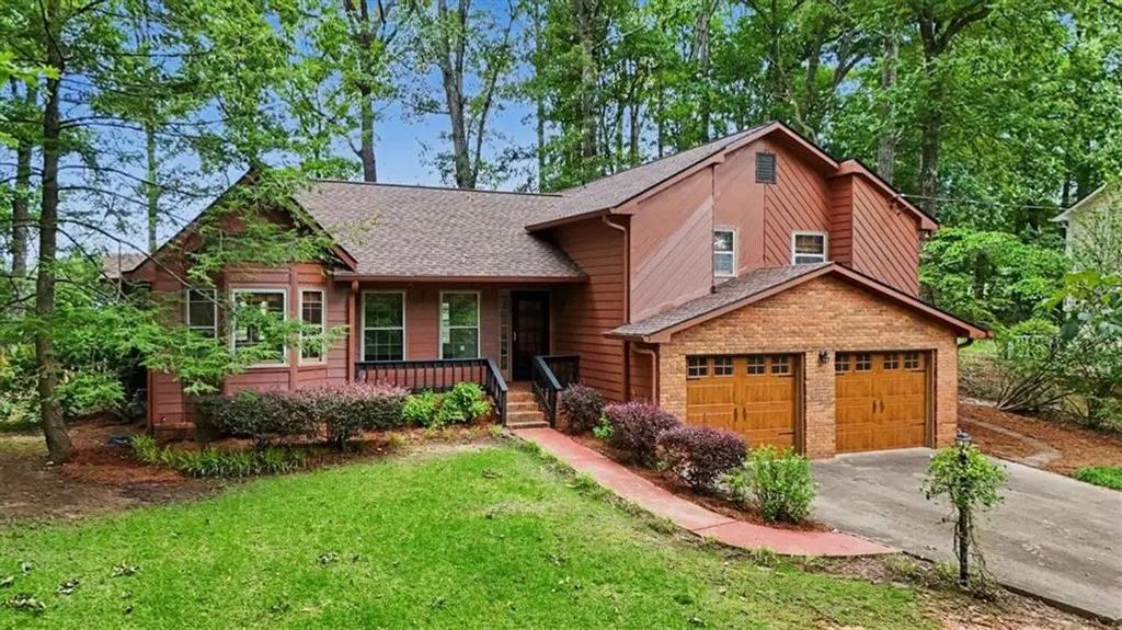 382 Indian Lake Court, Hiram