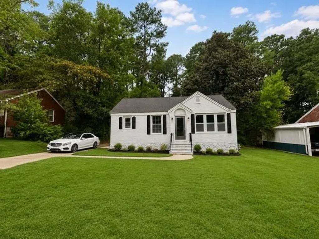 1532 Columbia Circle, Decatur