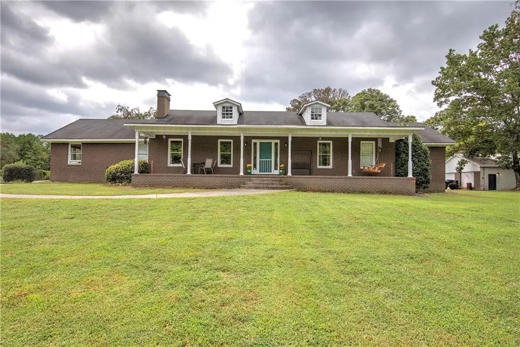 1328 Abrams Road, Silver Creek