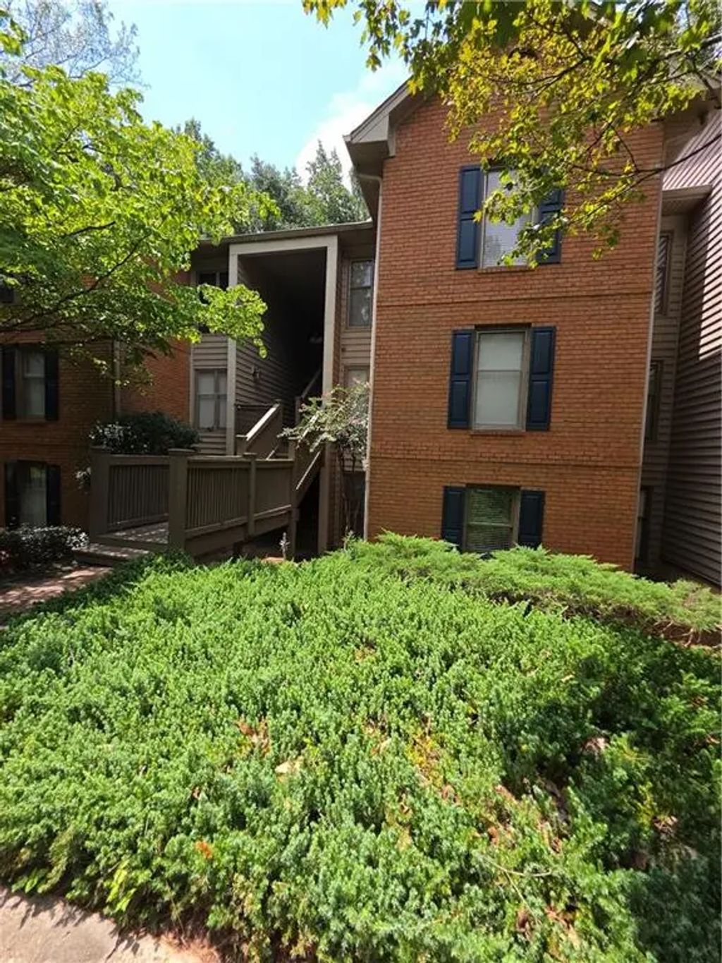904 Garden Court, Sandy Springs